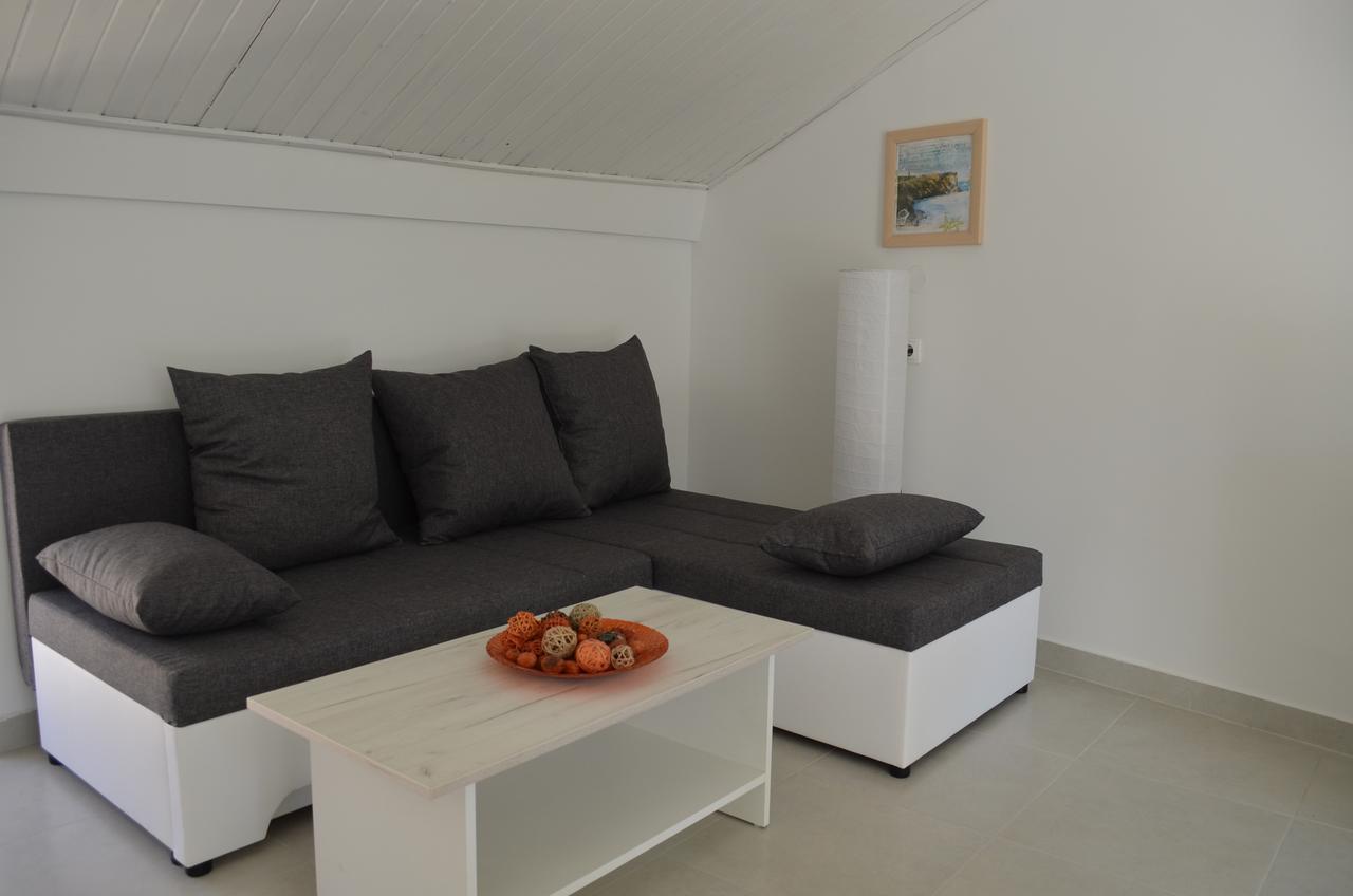 Apartments Petar Draga Bascanska Exterior photo