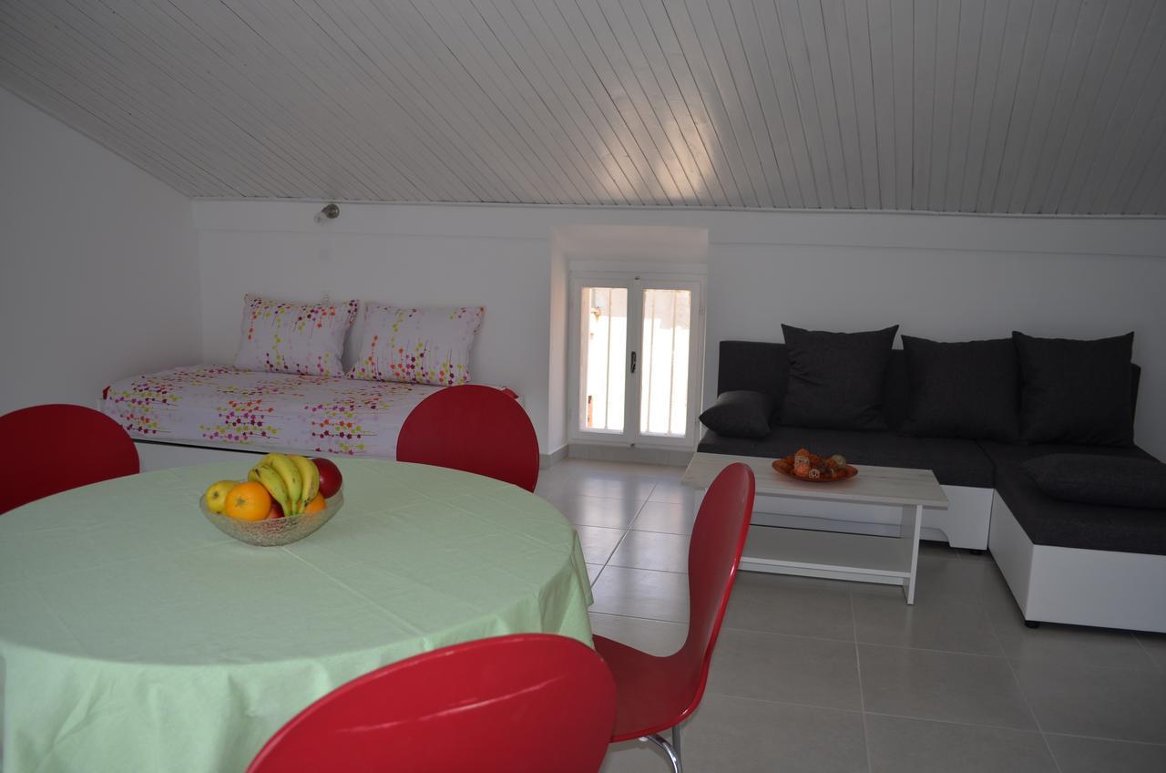 Apartments Petar Draga Bascanska Exterior photo