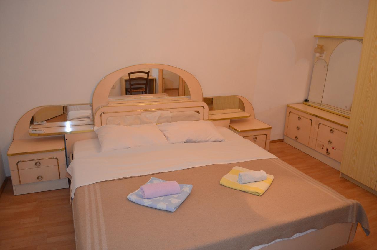 Apartments Petar Draga Bascanska Exterior photo